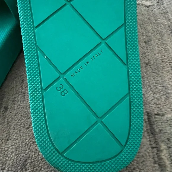 BOTTEGA VENETA Rubber The Slider Sandals size 38 in Neptune - Picture 7 of 10